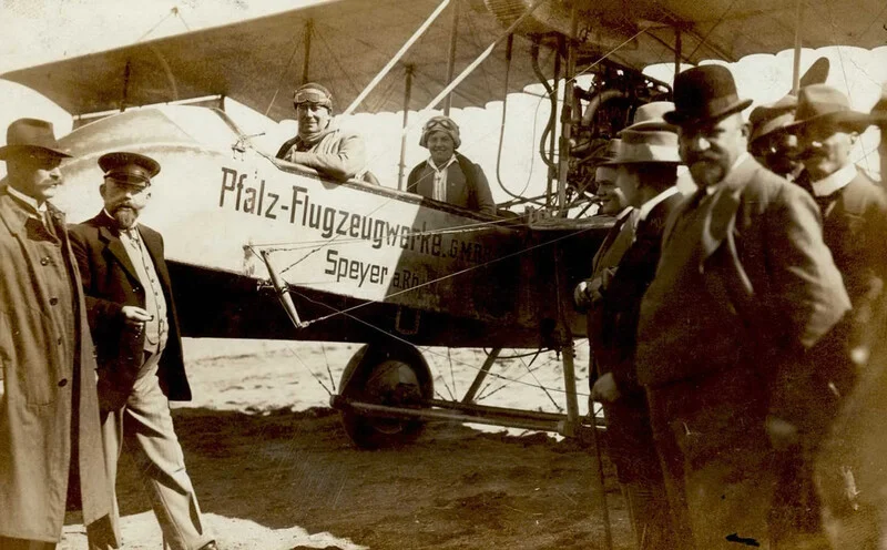 Los 7764 - Zuschlag 310 Euro - Kolonien Deutsch-Ostafrika Pfalz Flugzeugwerke Stpl. Windhuk 5.6.1914 I-II